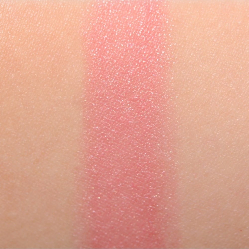 MAC GIDDY Lustre Lipstick. NEW IN BOX. - Picture 5 of 13